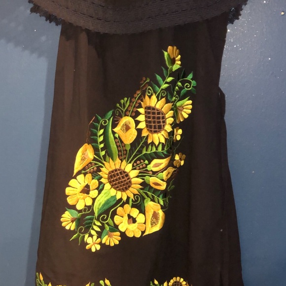 Mexican cloths and accessories - Picture 13 of 16